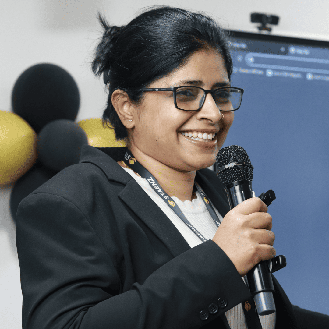 Tejaswini Ma'am delivers keynote at STAENZ Academy PGDDM Convocation, highlighting Digital Marketing Diploma importance.